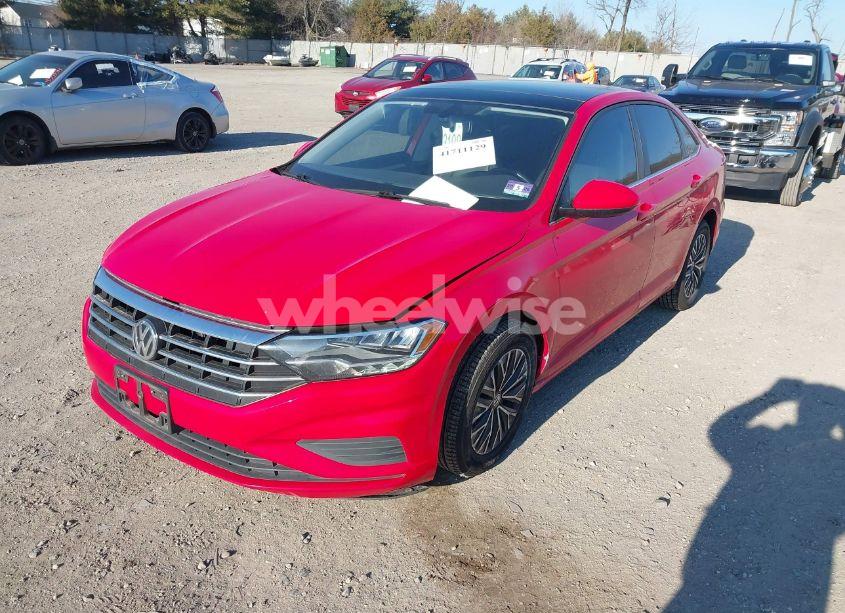 Photo 2 of 2019 Volkswagen Jetta (VIN 3VWC57BU5KM066886)