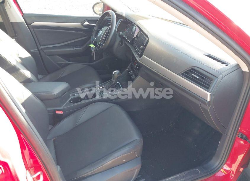 Photo 5 of 2019 Volkswagen Jetta (VIN 3VWC57BU5KM066886)