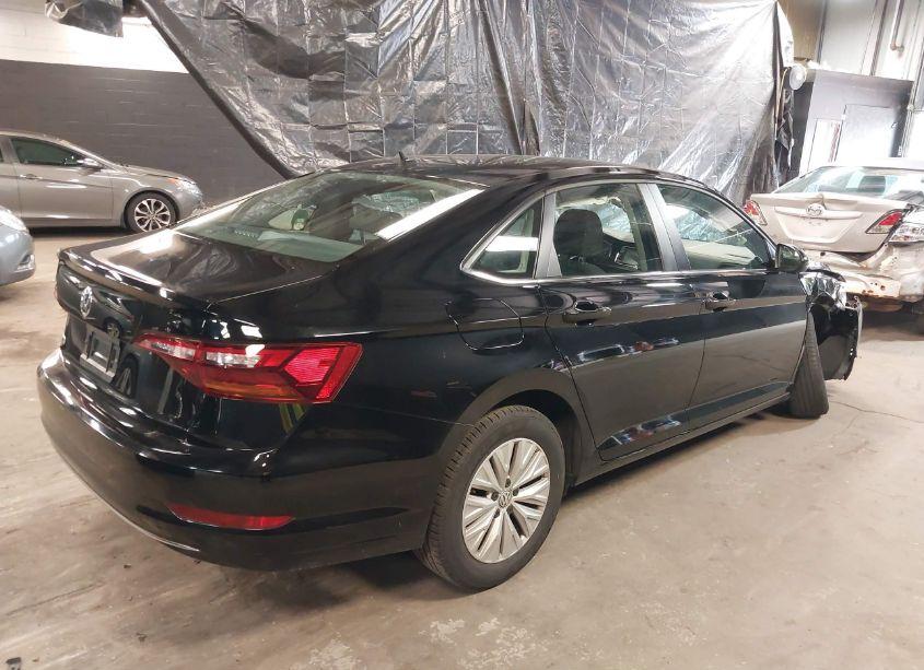Photo 4 of 2019 Volkswagen Jetta 1.4T R-LINE/1.4T S/1.4T SE (VIN 3VWC57BU5KM071148)