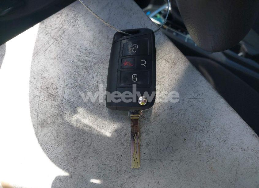 Photo 11 of 2019 Volkswagen Jetta 1.4T R-LINE/1.4T S/1.4T SE (VIN 3VWC57BU5KM083543)