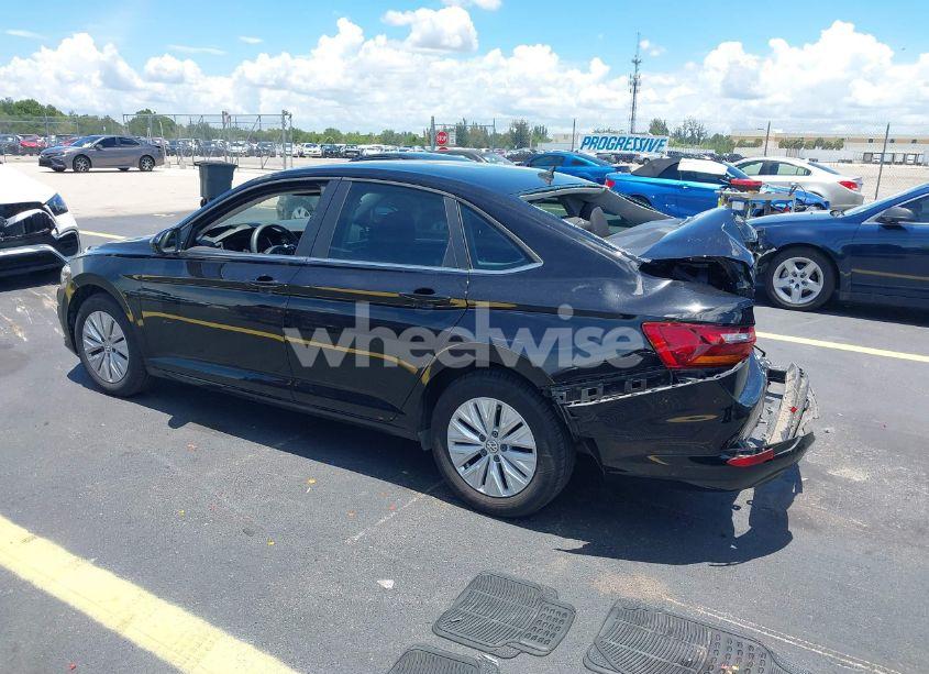 Photo 3 of 2019 Volkswagen Jetta 1.4T R-LINE/1.4T S/1.4T SE (VIN 3VWC57BU5KM083543)