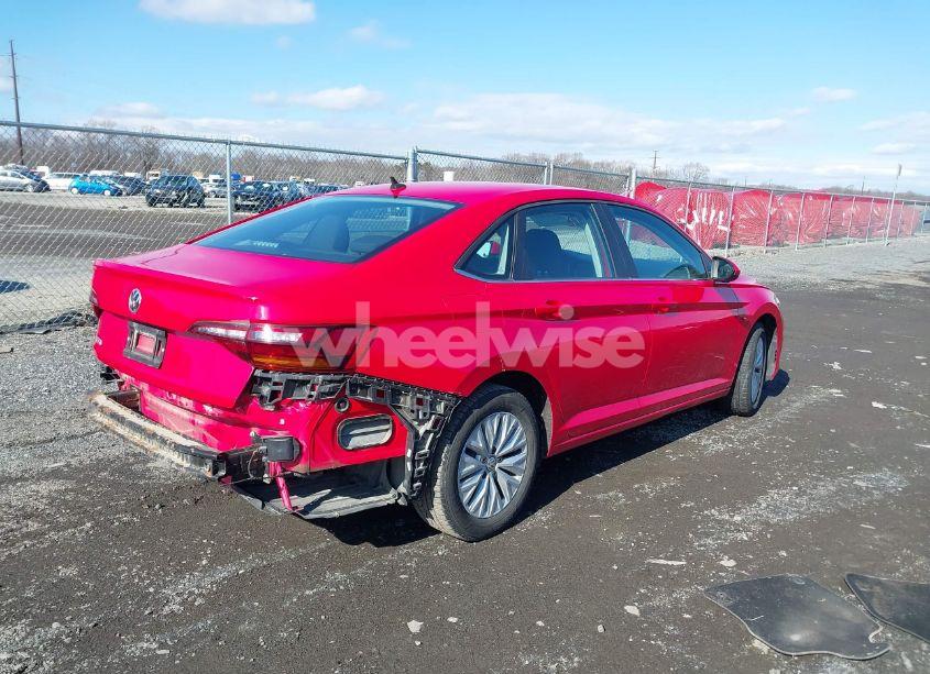 Photo 4 of 2019 Volkswagen Jetta N/A (VIN 3VWC57BU5KM093540)