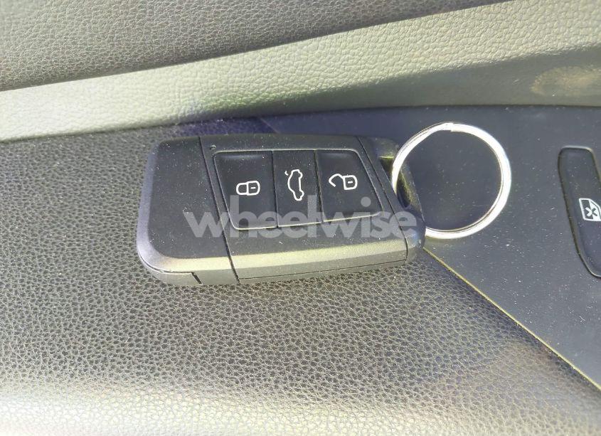 Photo 11 of 2019 Volkswagen Jetta 1.4T R-LINE/1.4T S/1.4T SE (VIN 3VWC57BU5KM116959)