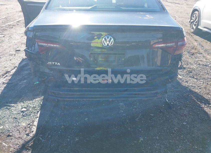 Photo 6 of 2019 Volkswagen Jetta 1.4T R-LINE/1.4T S/1.4T SE (VIN 3VWC57BU5KM116959)