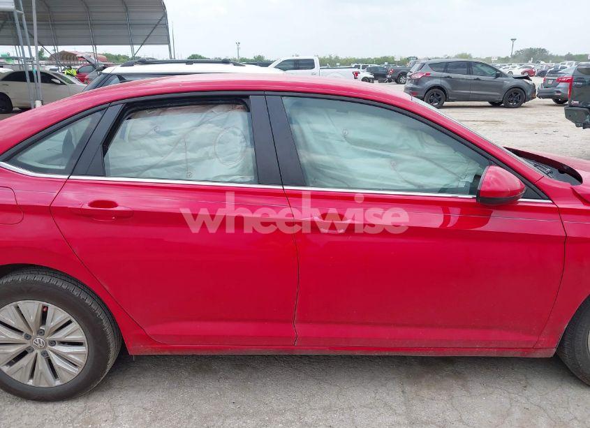 Photo 13 of 2019 Volkswagen Jetta 1.4T R-LINE/1.4T S/1.4T SE (VIN 3VWC57BU5KM137343)