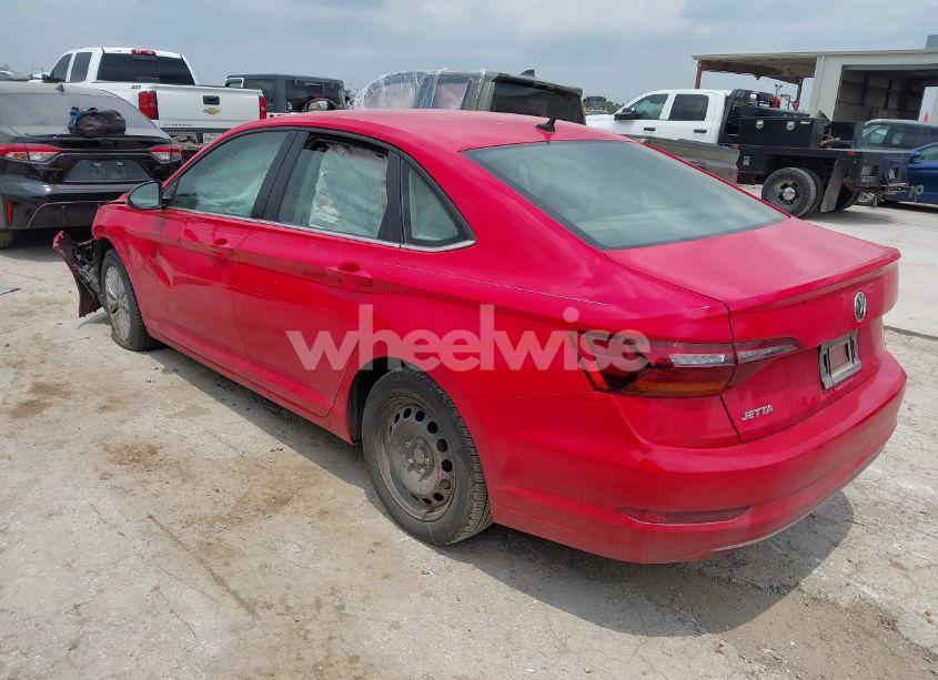 Photo 3 of 2019 Volkswagen Jetta 1.4T R-LINE/1.4T S/1.4T SE (VIN 3VWC57BU5KM137343)