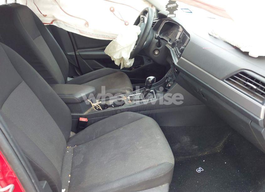 Photo 5 of 2019 Volkswagen Jetta 1.4T R-LINE/1.4T S/1.4T SE (VIN 3VWC57BU5KM137343)