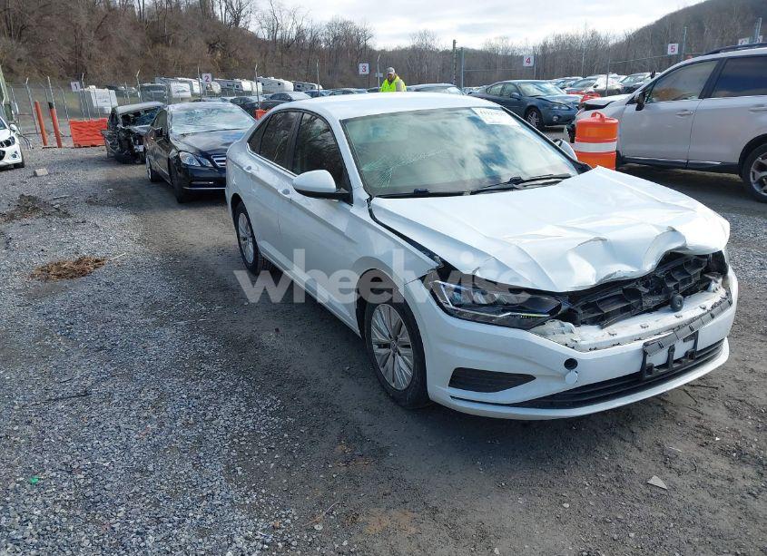 2019 Volkswagen Jetta 1.4T R-LINE/1.4T S/1.4T SE (VIN 3VWC57BU5KM138301) main photo