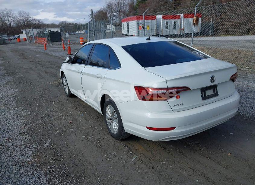 Photo 3 of 2019 Volkswagen Jetta 1.4T R-LINE/1.4T S/1.4T SE (VIN 3VWC57BU5KM138301)