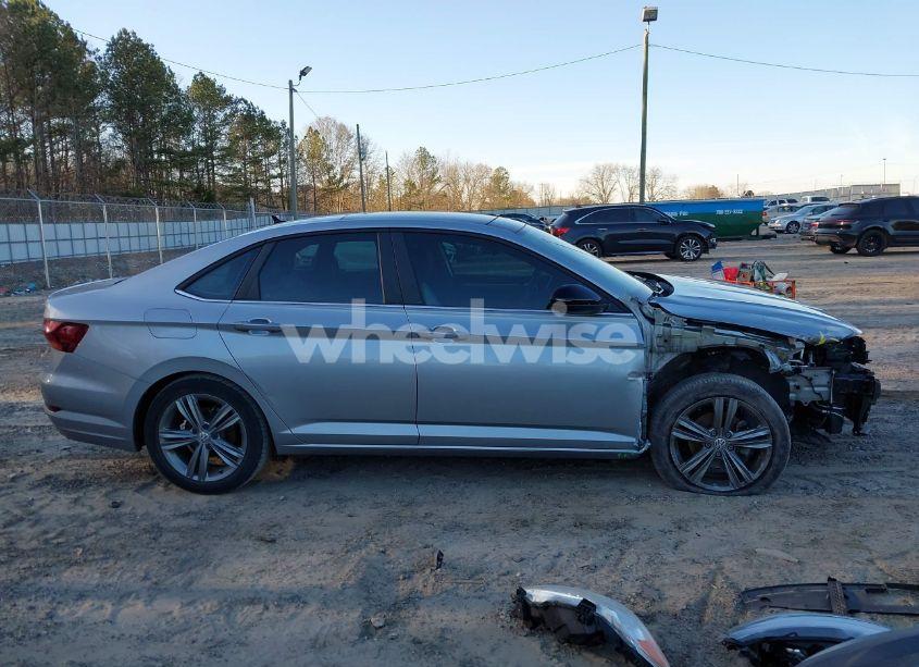 Photo 14 of 2019 Volkswagen Jetta 1.4T R-LINE/1.4T S/1.4T SE (VIN 3VWC57BU5KM184730)