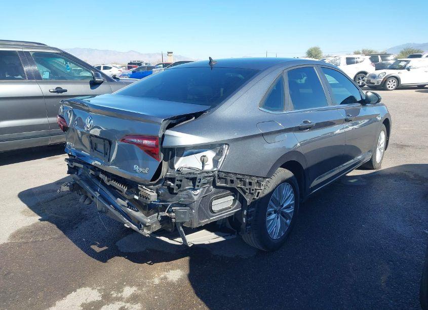 Photo 4 of 2019 Volkswagen Jetta 1.4T R-LINE/1.4T S/1.4T SE (VIN 3VWC57BU5KM185845)