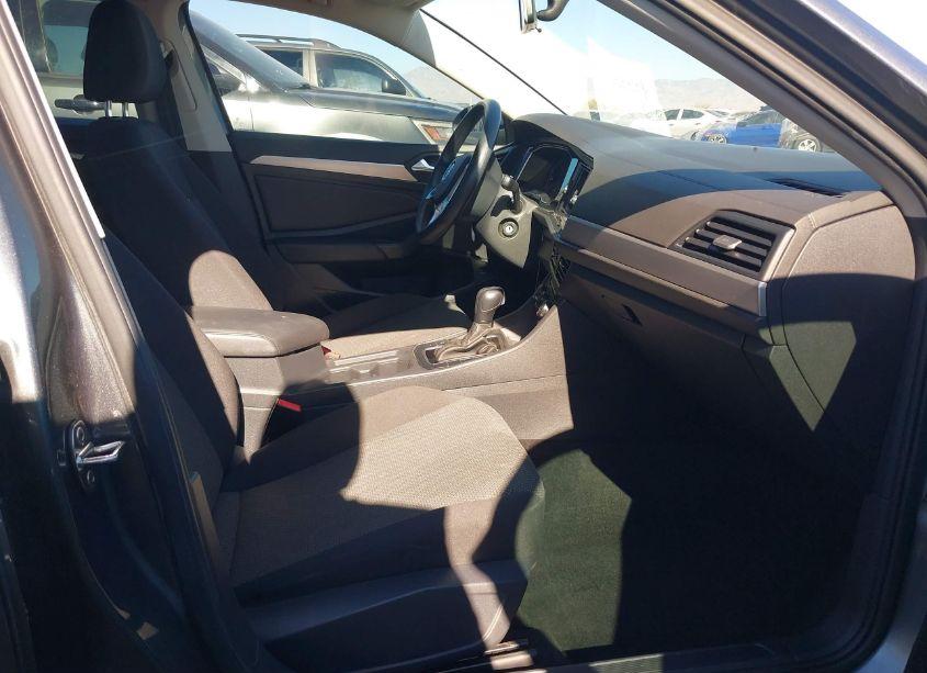 Photo 5 of 2019 Volkswagen Jetta 1.4T R-LINE/1.4T S/1.4T SE (VIN 3VWC57BU5KM185845)