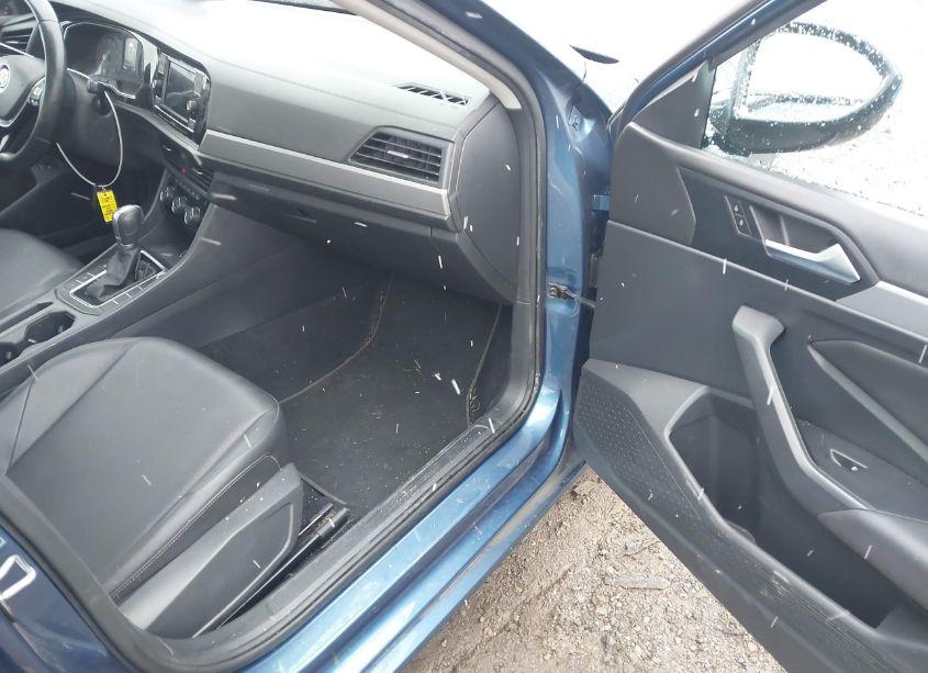 Photo 5 of 2019 Volkswagen Jetta 1.4T R-LINE/1.4T S/1.4T SE (VIN 3VWC57BU5KM186963)