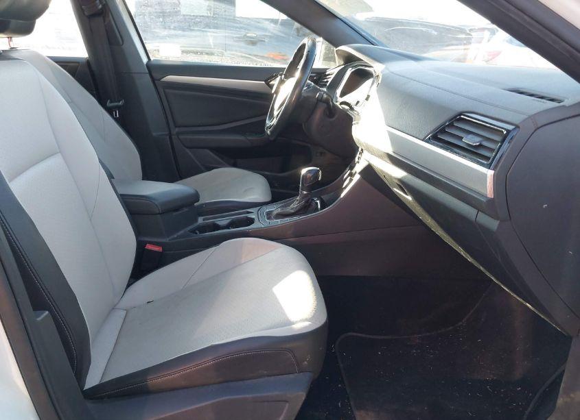 Photo 5 of 2019 Volkswagen Jetta 1.4T R-LINE/1.4T S/1.4T SE (VIN 3VWC57BU5KM223509)