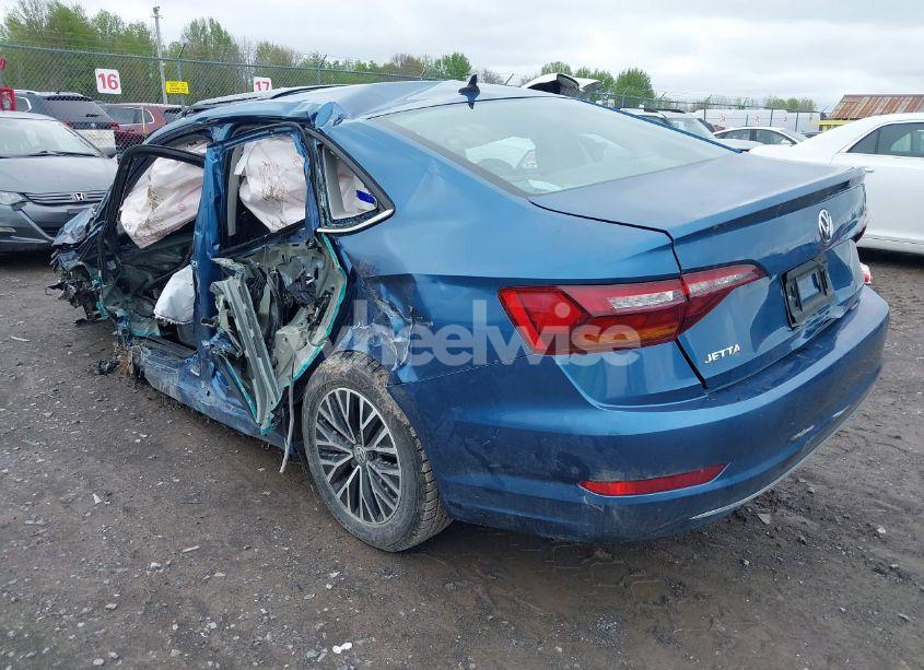 Photo 3 of 2019 Volkswagen Jetta 1.4T R-LINE/1.4T S/1.4T SE (VIN 3VWC57BU5KM227849)