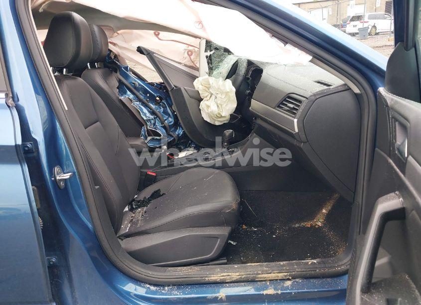 Photo 5 of 2019 Volkswagen Jetta 1.4T R-LINE/1.4T S/1.4T SE (VIN 3VWC57BU5KM227849)