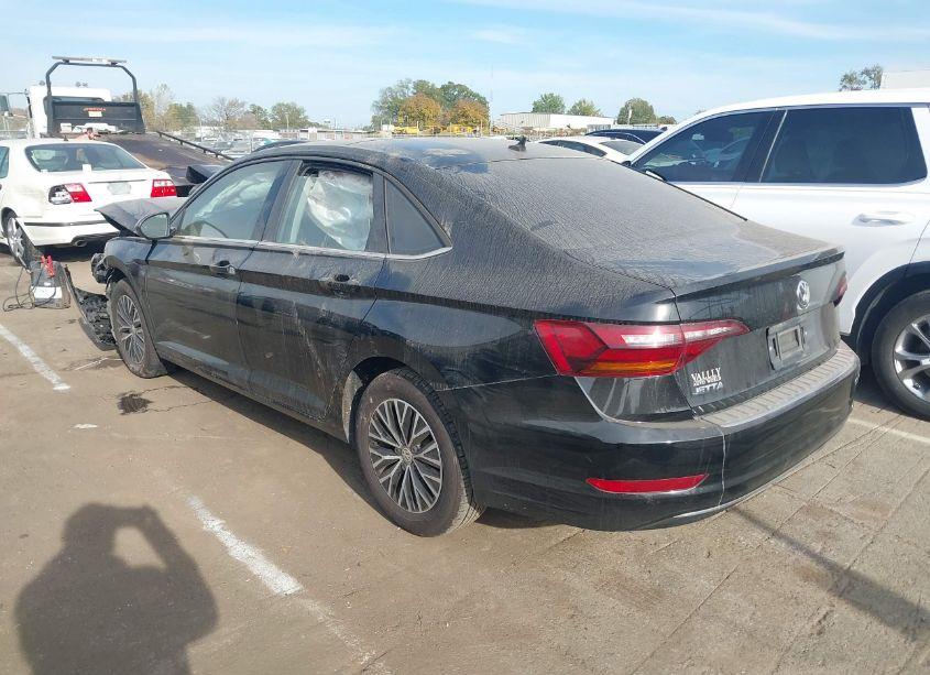 Photo 3 of 2019 Volkswagen Jetta 1.4T R-LINE/1.4T S/1.4T SE (VIN 3VWC57BU5KM237832)