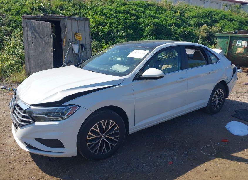 Photo 2 of 2020 Volkswagen Jetta 1.4T R-LINE/1.4T S/1.4T SE (VIN 3VWC57BU5LM090400)