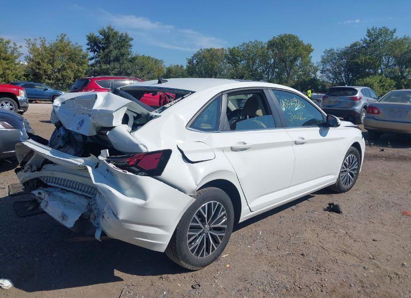 Photo 4 of 2020 Volkswagen Jetta 1.4T R-LINE/1.4T S/1.4T SE (VIN 3VWC57BU5LM090400)