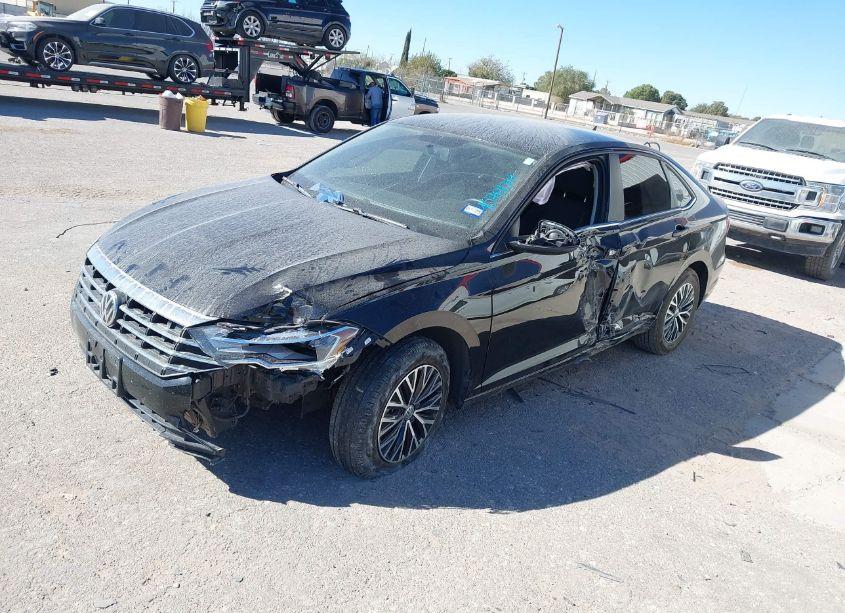 Photo 2 of 2021 Volkswagen Jetta 1.4T R-LINE/1.4T S/1.4T SE (VIN 3VWC57BU5MM006769)