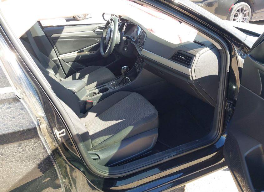 Photo 5 of 2021 Volkswagen Jetta 1.4T R-LINE/1.4T S/1.4T SE (VIN 3VWC57BU5MM006769)