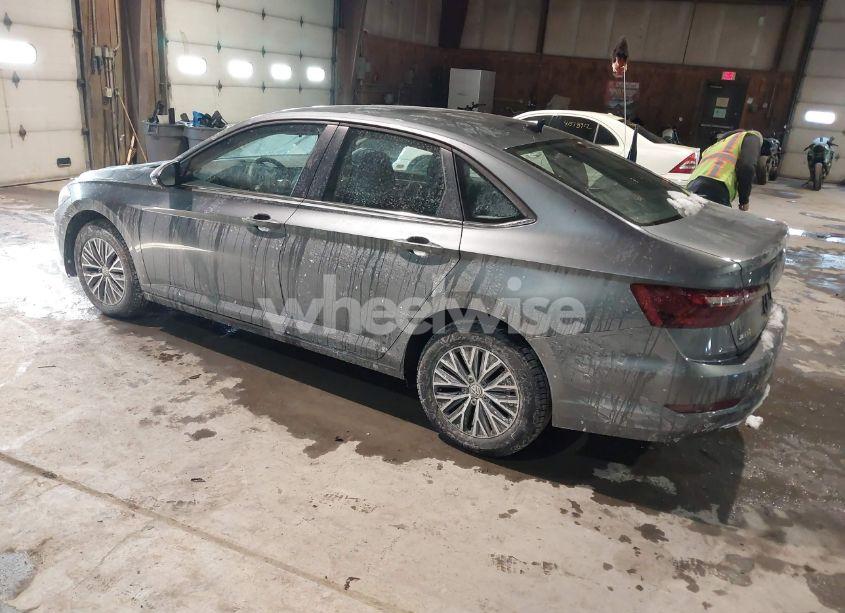 Photo 3 of 2021 Volkswagen Jetta 1.4T R-LINE/1.4T S/1.4T SE (VIN 3VWC57BU5MM028805)