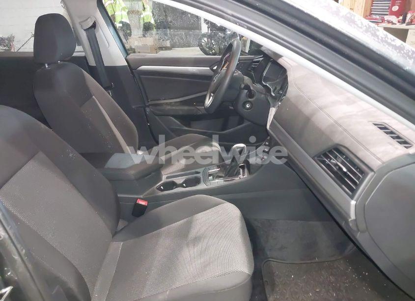 Photo 5 of 2021 Volkswagen Jetta 1.4T R-LINE/1.4T S/1.4T SE (VIN 3VWC57BU5MM028805)