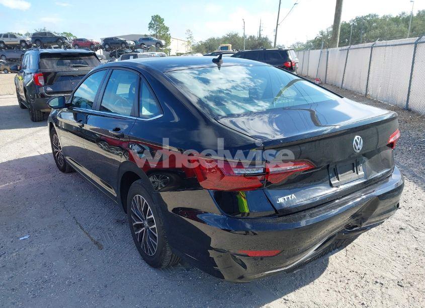 Photo 3 of 2021 Volkswagen Jetta 1.4T R-LINE/1.4T S/1.4T SE (VIN 3VWC57BU5MM058774)