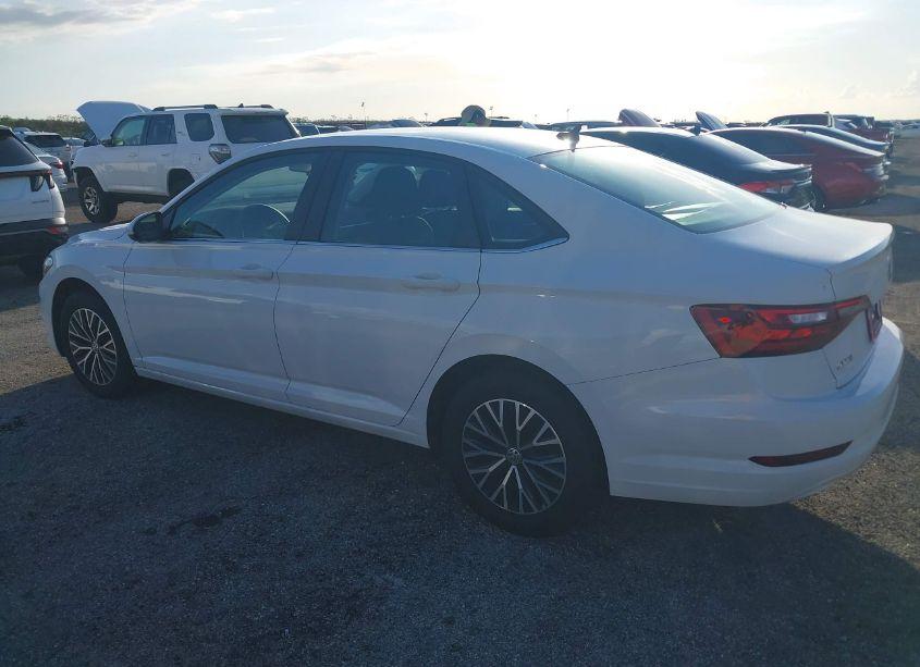 Photo 3 of 2021 Volkswagen Jetta 1.4T R-LINE/1.4T S/1.4T SE (VIN 3VWC57BU5MM069953)