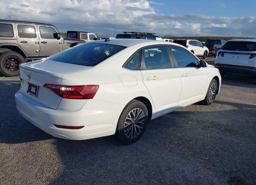 Photo 4 of 2021 Volkswagen Jetta 1.4T R-LINE/1.4T S/1.4T SE (VIN 3VWC57BU5MM069953)