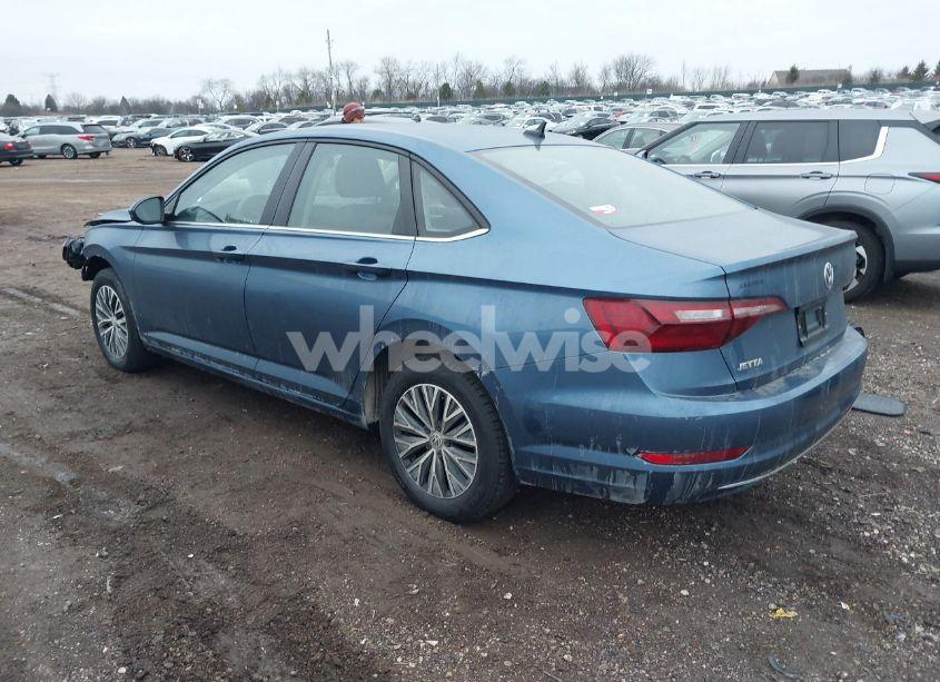 Photo 3 of 2021 Volkswagen Jetta 1.4T R-LINE/1.4T S/1.4T SE (VIN 3VWC57BU5MM072903)