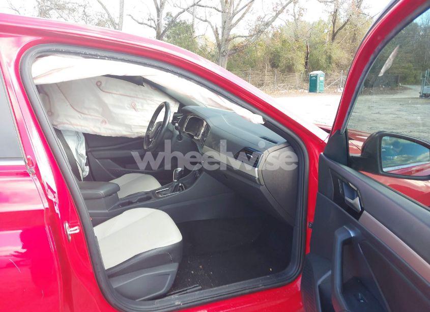 Photo 5 of 2019 Volkswagen Jetta 1.4T R-LINE/1.4T S/1.4T SE (VIN 3VWC57BU6KM058134)