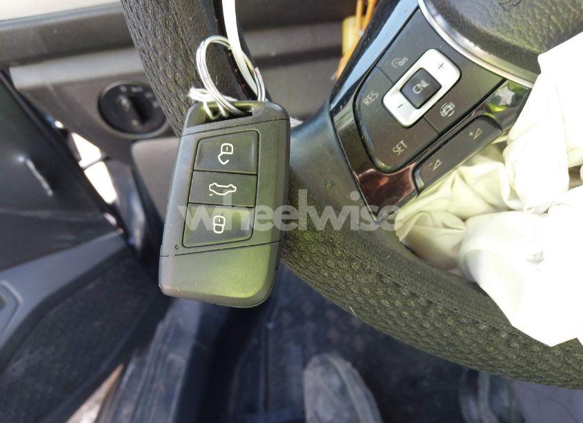 Photo 11 of 2019 Volkswagen Jetta 1.4T R-LINE/1.4T S/1.4T SE (VIN 3VWC57BU6KM061051)