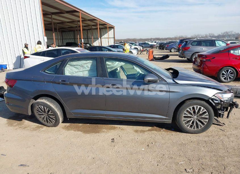 Photo 14 of 2019 Volkswagen Jetta 1.4T R-LINE/1.4T S/1.4T SE (VIN 3VWC57BU6KM061051)