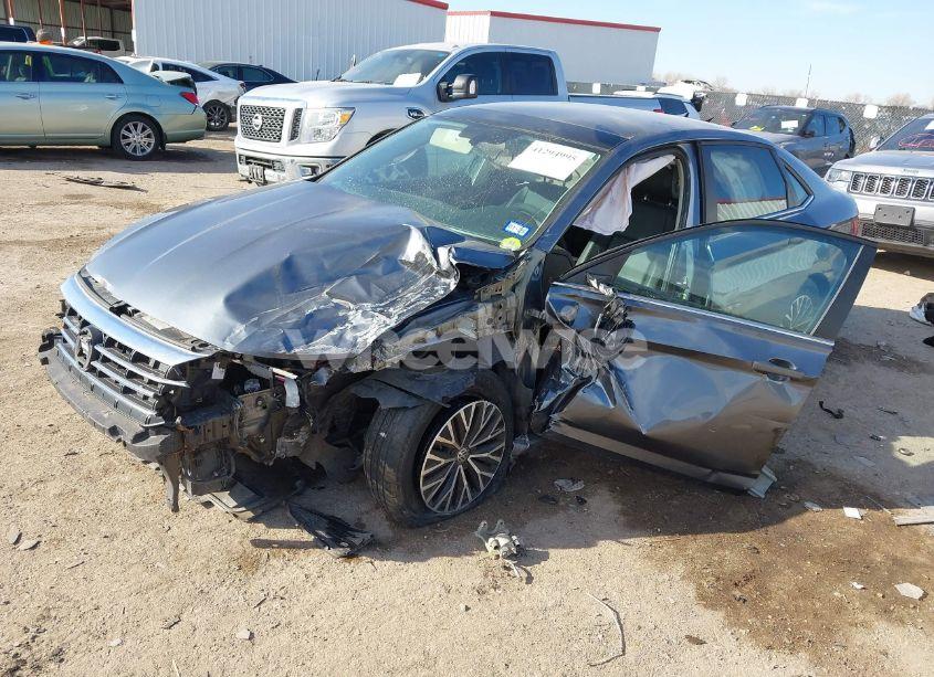 Photo 2 of 2019 Volkswagen Jetta 1.4T R-LINE/1.4T S/1.4T SE (VIN 3VWC57BU6KM061051)