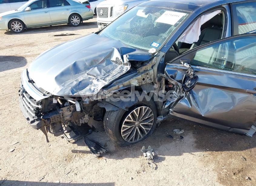 Photo 6 of 2019 Volkswagen Jetta 1.4T R-LINE/1.4T S/1.4T SE (VIN 3VWC57BU6KM061051)