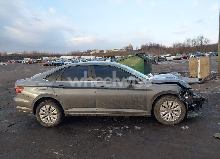 Photo 13 of 2019 Volkswagen Jetta 1.4T R-LINE/1.4T S/1.4T SE (VIN 3VWC57BU6KM067299)