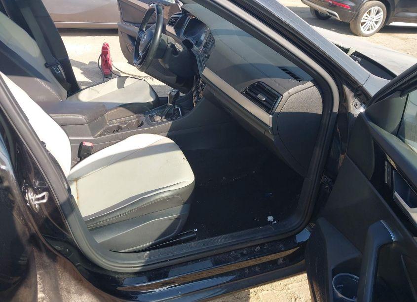 Photo 5 of 2019 Volkswagen Jetta 1.4T R-LINE/1.4T S/1.4T SE (VIN 3VWC57BU6KM070980)