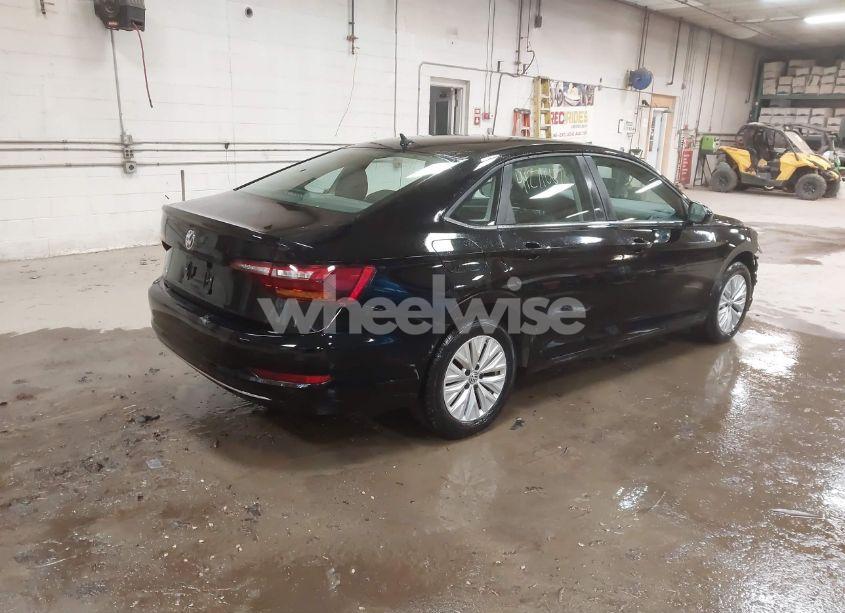 Photo 4 of 2019 Volkswagen Jetta 1.4T R-LINE/1.4T S/1.4T SE (VIN 3VWC57BU6KM079159)