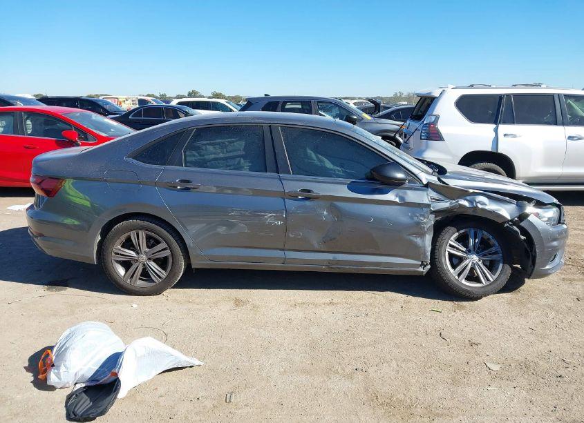 Photo 13 of 2019 Volkswagen Jetta 1.4T R-LINE/1.4T S/1.4T SE (VIN 3VWC57BU6KM111219)