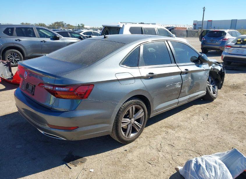 Photo 4 of 2019 Volkswagen Jetta 1.4T R-LINE/1.4T S/1.4T SE (VIN 3VWC57BU6KM111219)