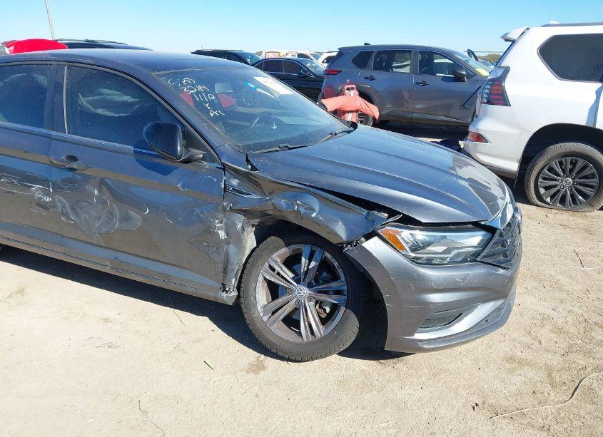 Photo 6 of 2019 Volkswagen Jetta 1.4T R-LINE/1.4T S/1.4T SE (VIN 3VWC57BU6KM111219)