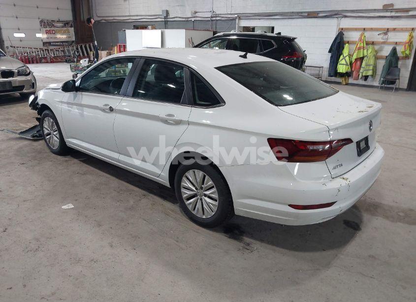 Photo 3 of 2019 Volkswagen Jetta 1.4T R-LINE/1.4T S/1.4T SE (VIN 3VWC57BU6KM129512)