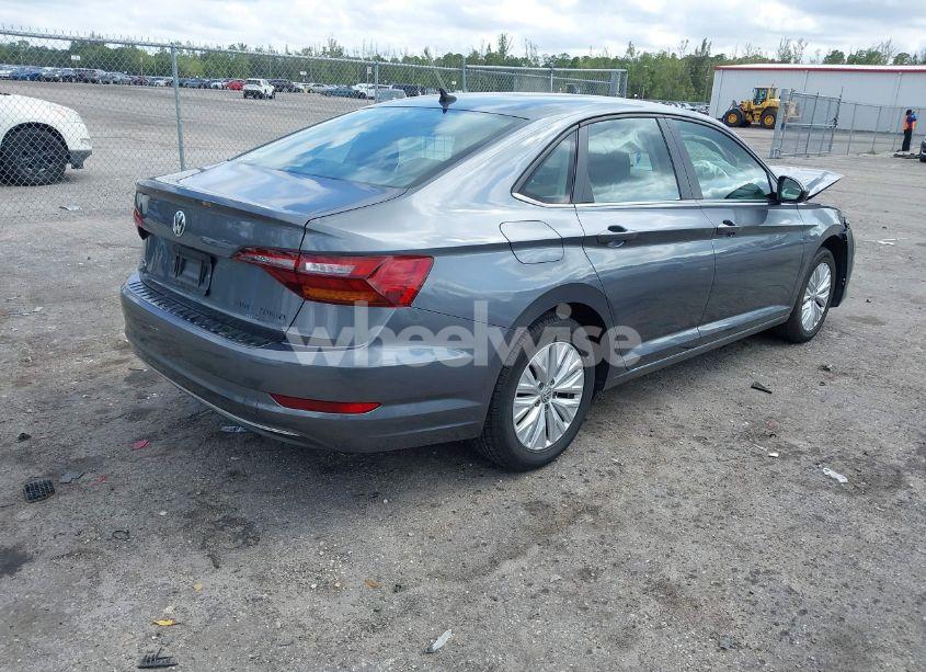 Photo 4 of 2019 Volkswagen Jetta 1.4T R-LINE/1.4T S/1.4T SE (VIN 3VWC57BU6KM179682)