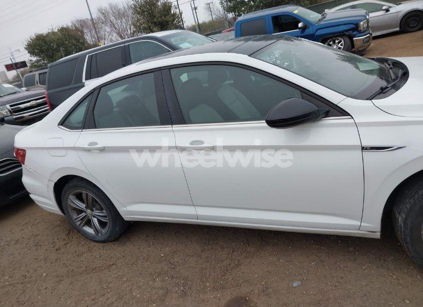 Photo 13 of 2019 Volkswagen Jetta 1.4T R-LINE/1.4T S/1.4T SE (VIN 3VWC57BU6KM202541)