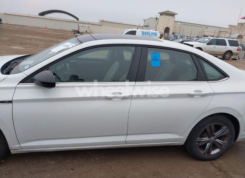 Photo 14 of 2019 Volkswagen Jetta 1.4T R-LINE/1.4T S/1.4T SE (VIN 3VWC57BU6KM202541)