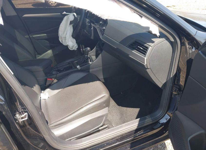 Photo 5 of 2019 Volkswagen Jetta 1.4T R-LINE/1.4T S/1.4T SE (VIN 3VWC57BU6KM220196)