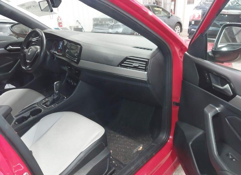 Photo 5 of 2019 Volkswagen Jetta 1.4T R-LINE/1.4T S/1.4T SE (VIN 3VWC57BU6KM224572)