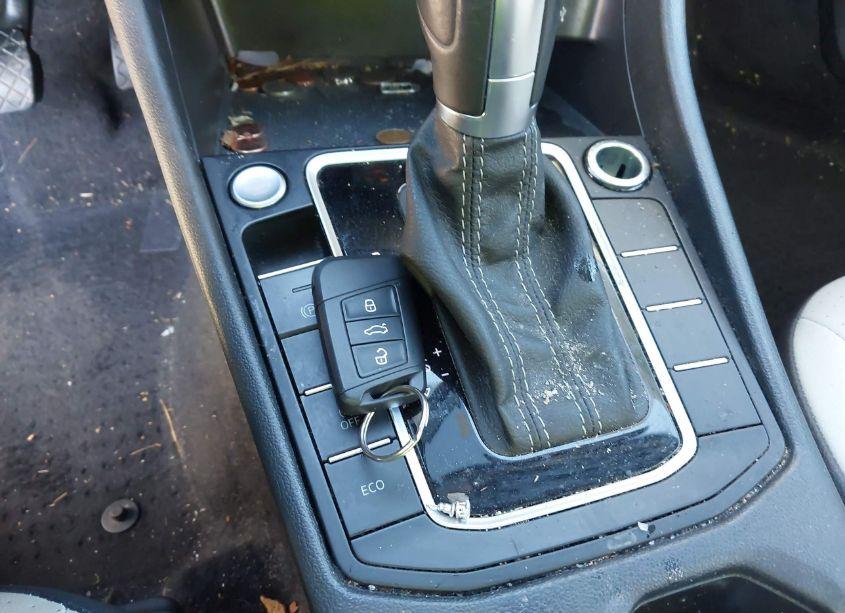 Photo 11 of 2019 Volkswagen Jetta 1.4T R-LINE/1.4T S/1.4T SE (VIN 3VWC57BU6KM242196)