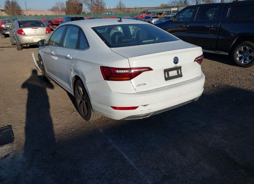 Photo 3 of 2019 Volkswagen Jetta 1.4T R-LINE/1.4T S/1.4T SE (VIN 3VWC57BU6KM242196)